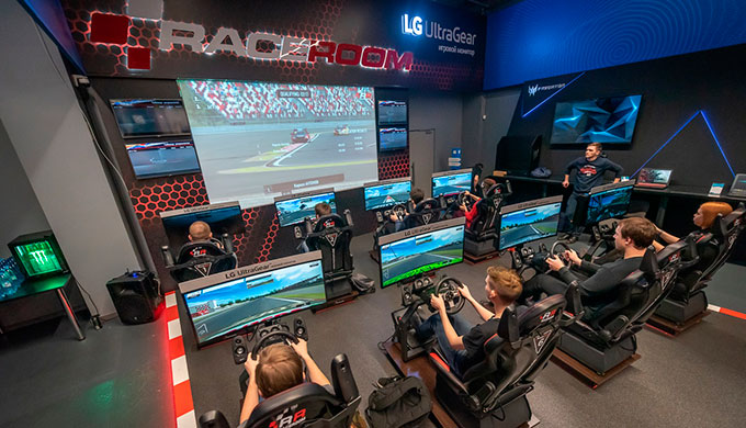 В Москве открылся RaceRoom Club